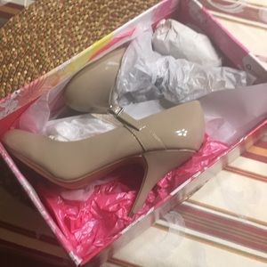 Nude heels. Brand New